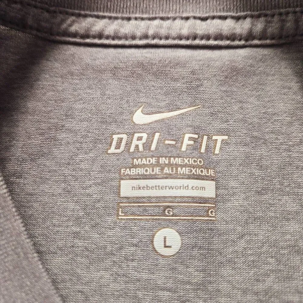 Nike Swoosh Drifit shirt L